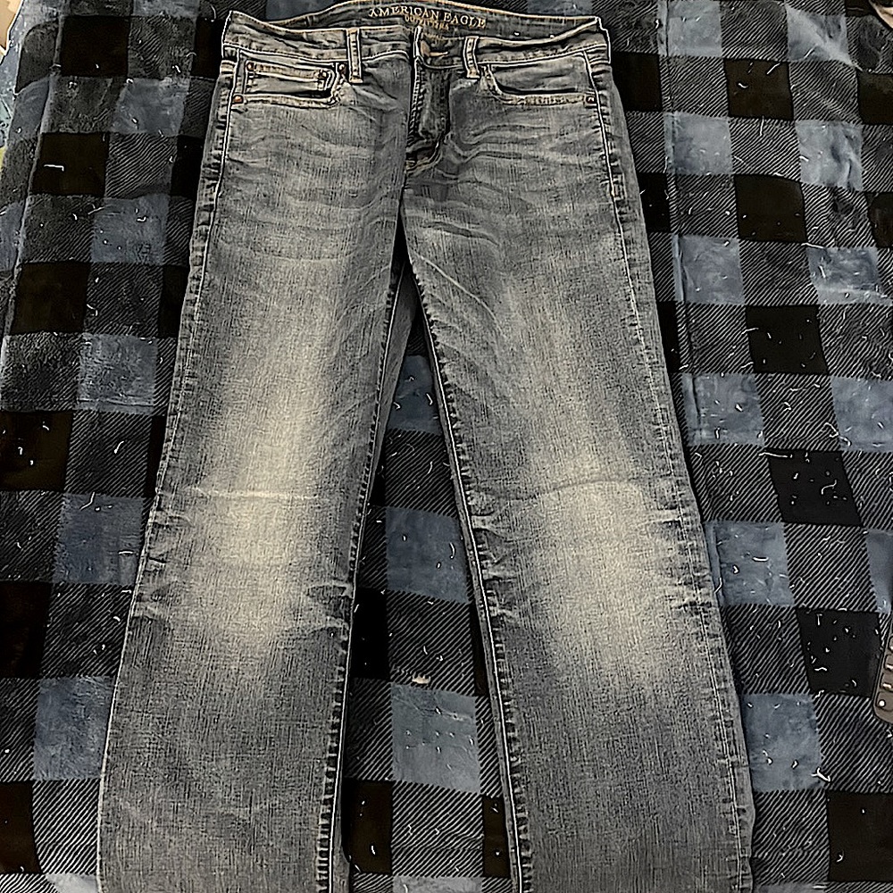 American Eagle blue jeans extreme flex. Size 32x36